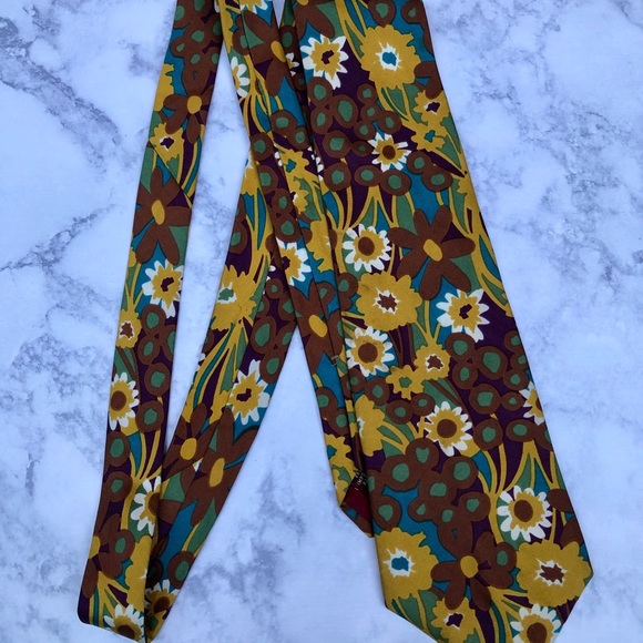 Floral tie - Picture 2 of 4